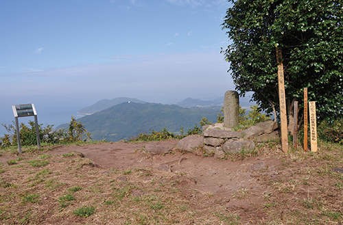 可也山　山頂近くの展望台からの眺めは抜群