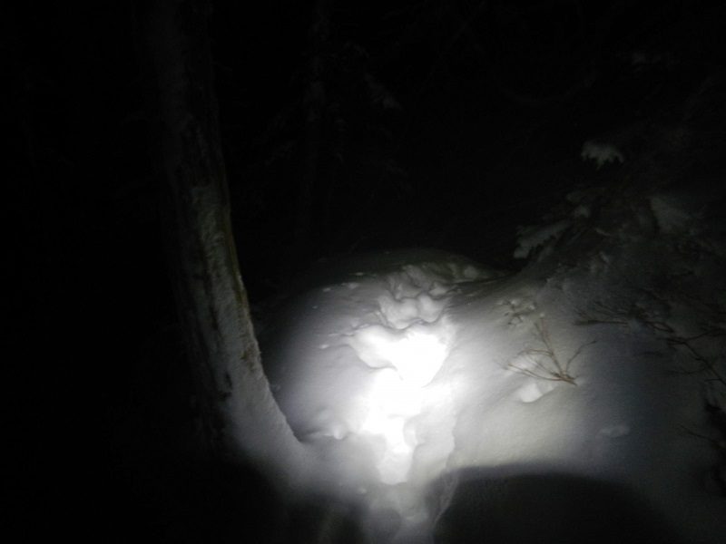 雪の南アルプス、暗闇の中